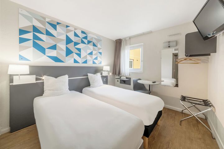 Room 16 of 46