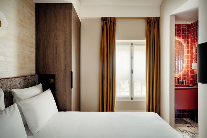 Room 15 of 30