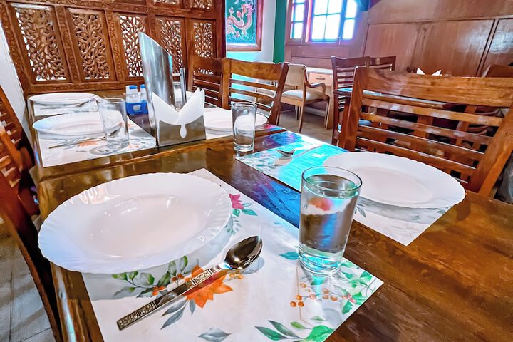 Dining 18 of 34