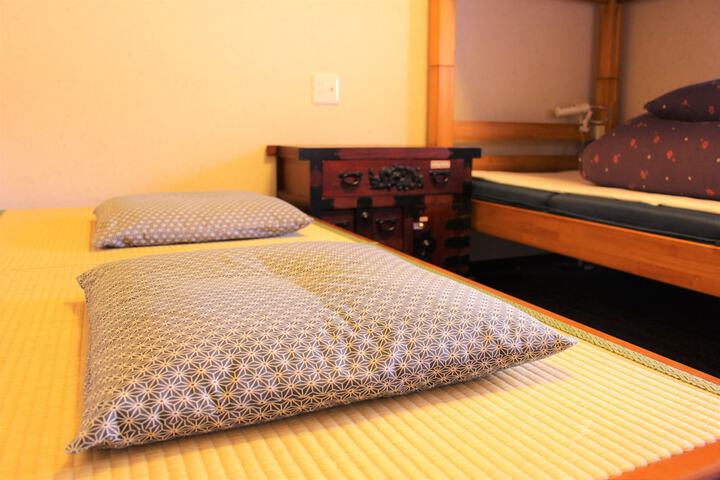 Room 22 of 65