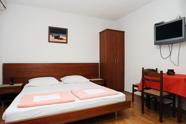 Room 4 of 45