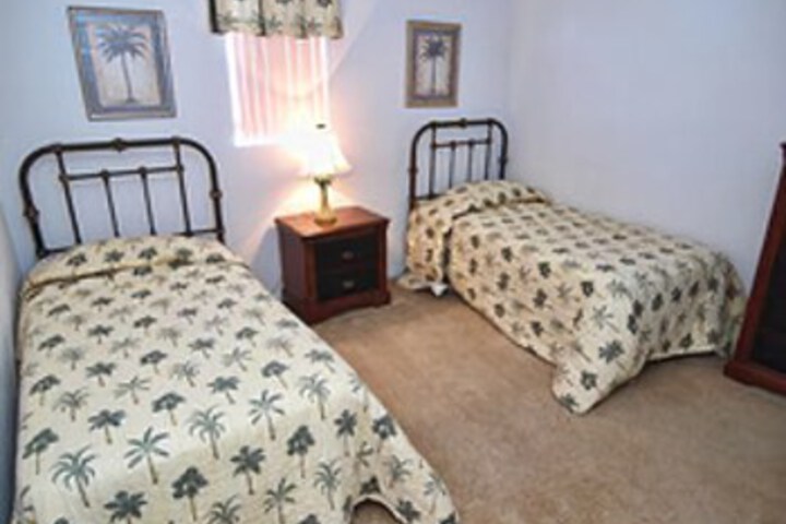 Room 7 of 19