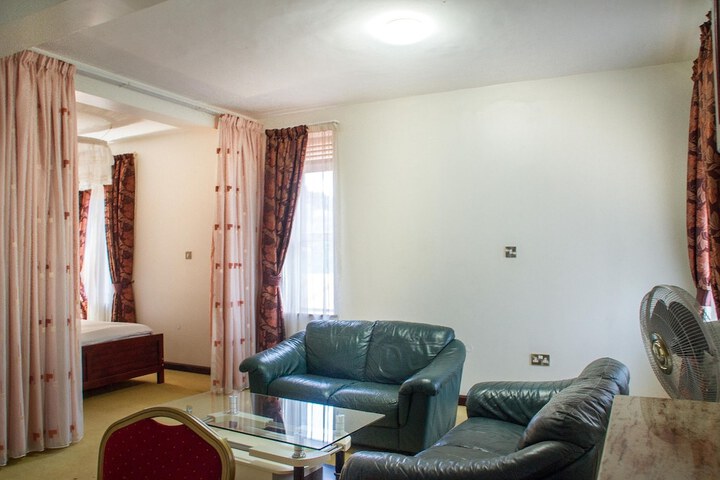 Room 21 of 32