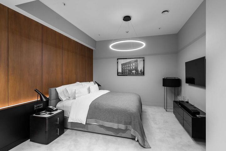 Room 80 of 339