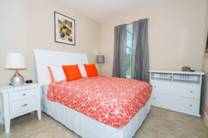 Room 11 of 24