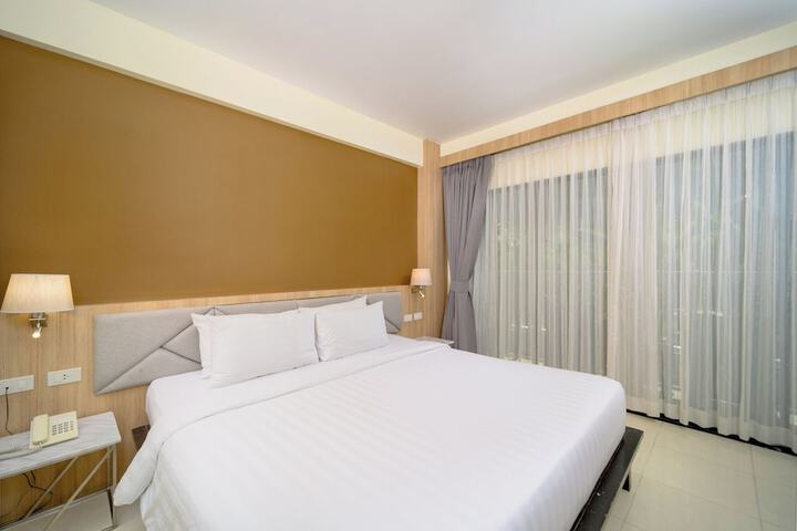 Room 4 of 74