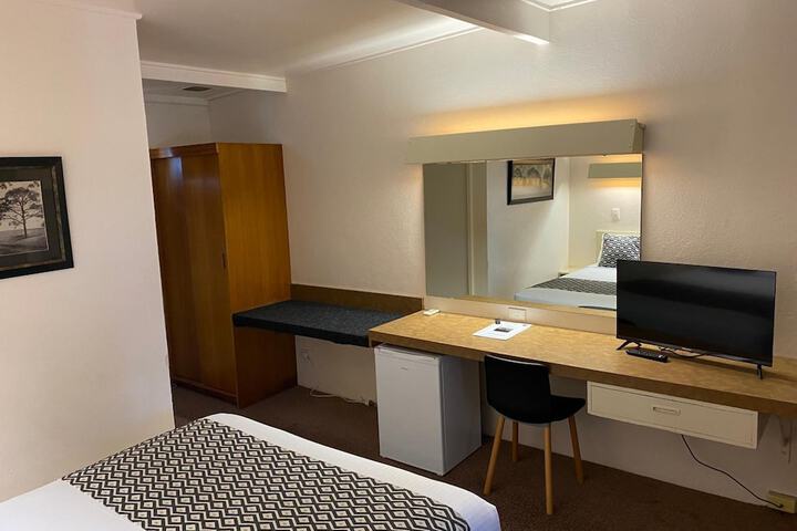 Room 15 of 34