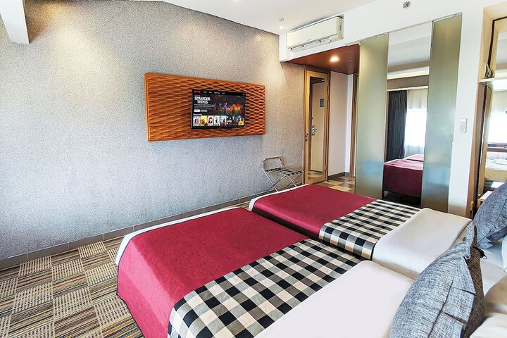 Room 29 of 66
