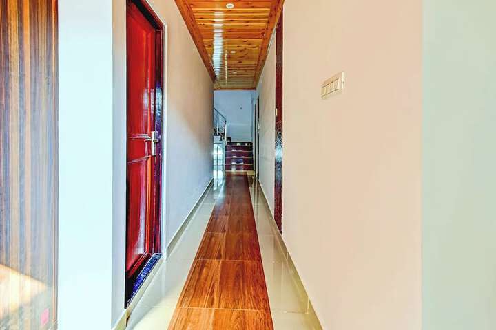 Ballroom/Hall 49 of 51