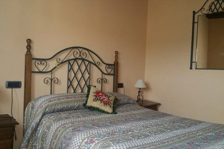 Room 5 of 11