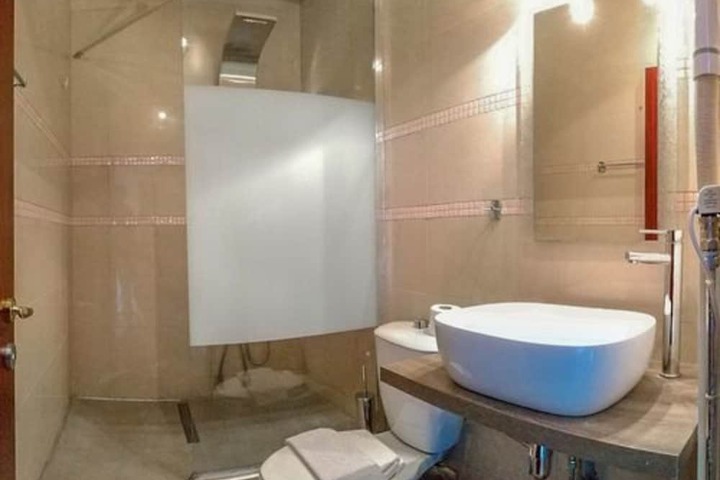 Room 43 of 70