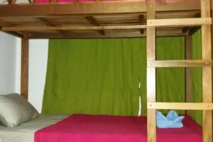 Room 4 of 16