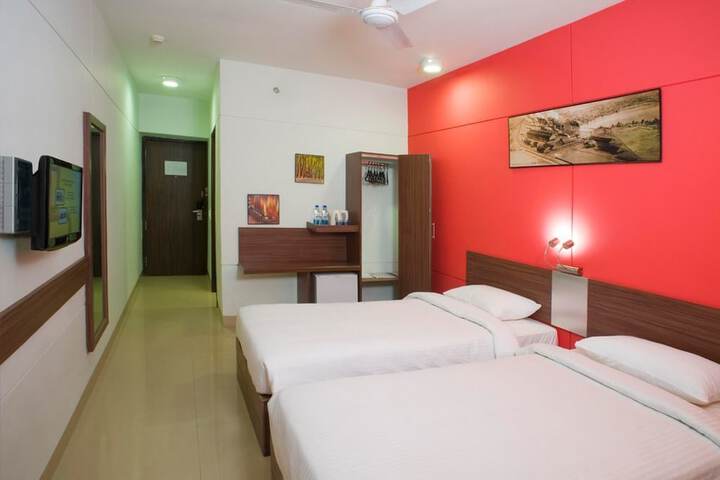 Room 5 of 37