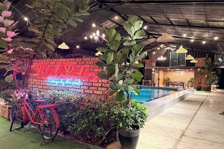 Pool 40 of 71