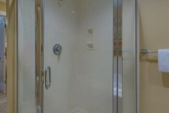 Room 36 of 136