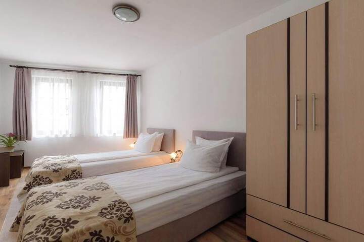 Room 9 of 65