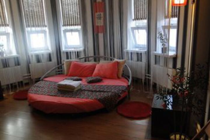 Room 32 of 103