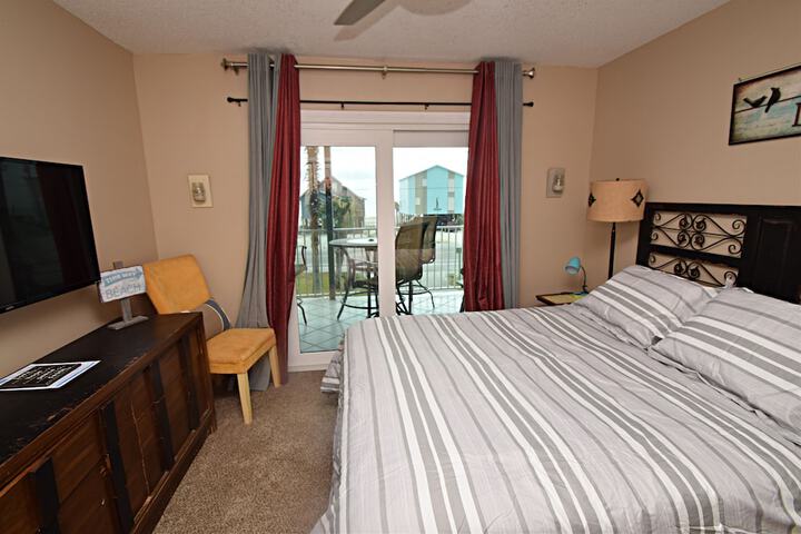 Room 5 of 40
