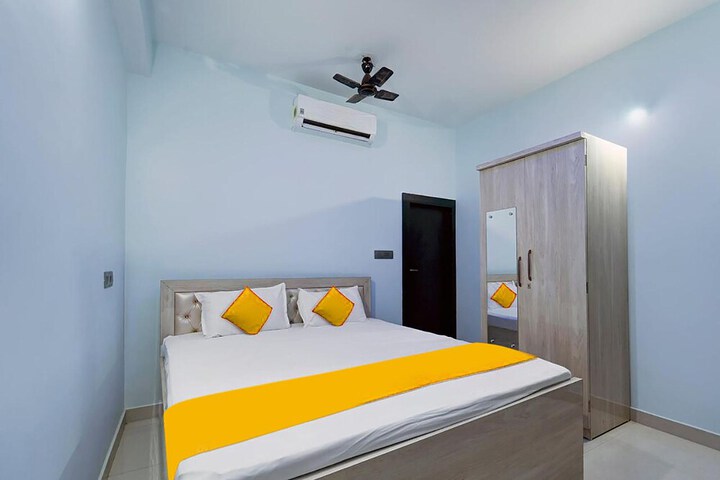 Room 8 of 25