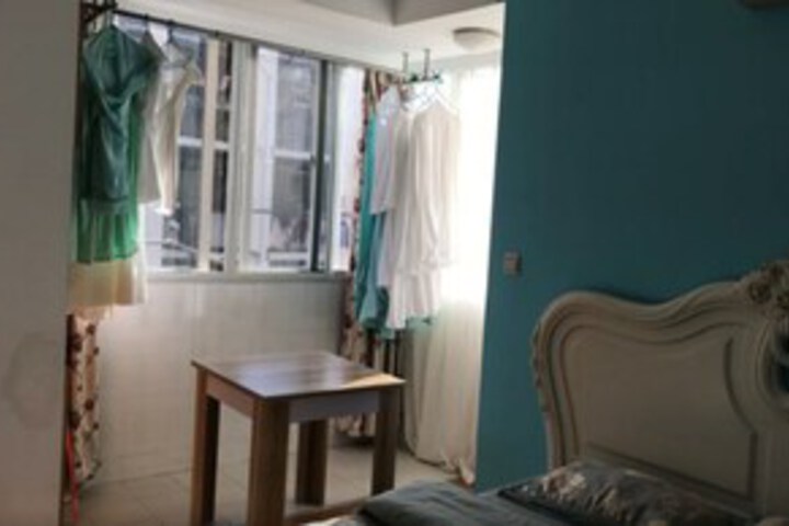 Room 13 of 20