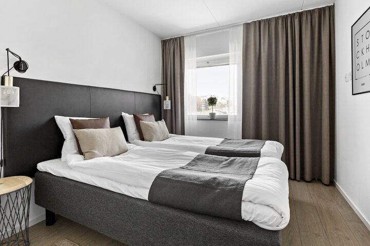 Room 14 of 38