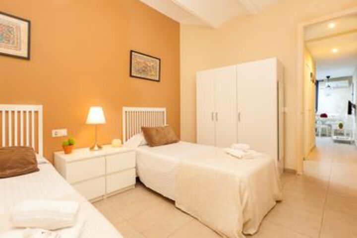 Room 7 of 13
