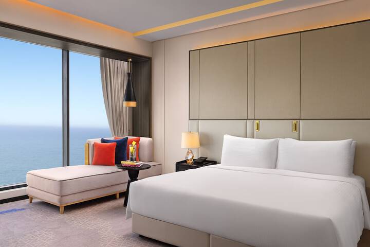 Room 27 of 90