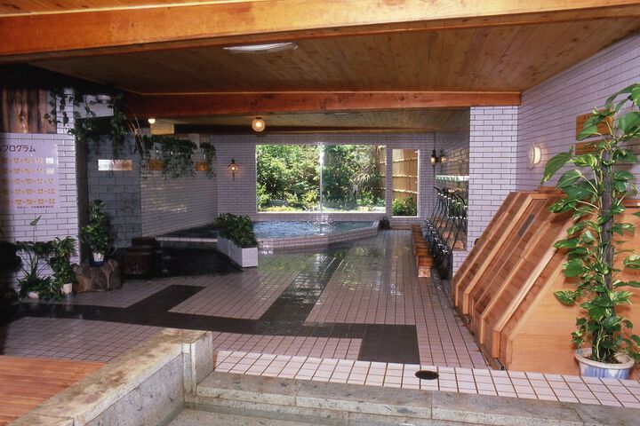 Hotel with Pool