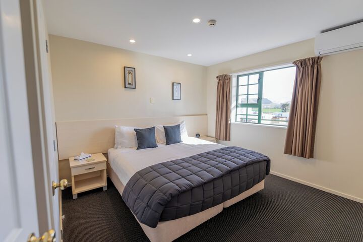 Room 15 of 36