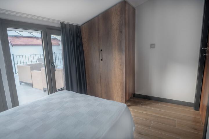 Room 21 of 169