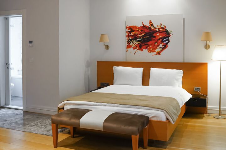 Room 6 of 79