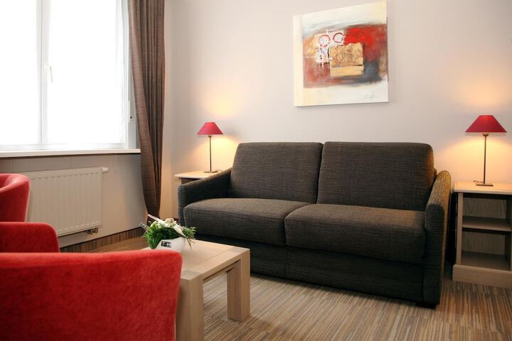 Room 17 of 47