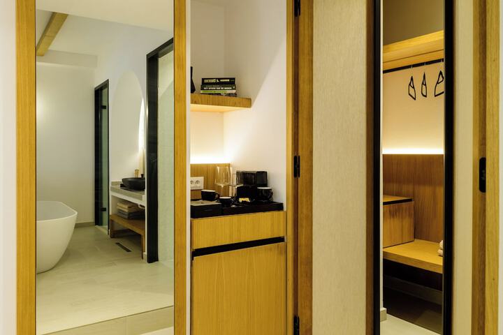 Room 158 of 199