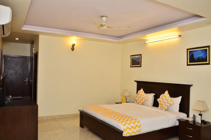 Room 6 of 60