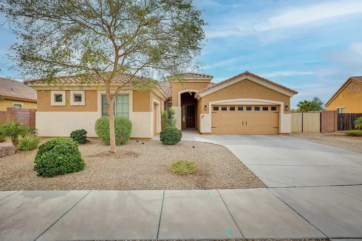 Exterior of Beautiful Goodyear Home w / Pool & Gas Grill!