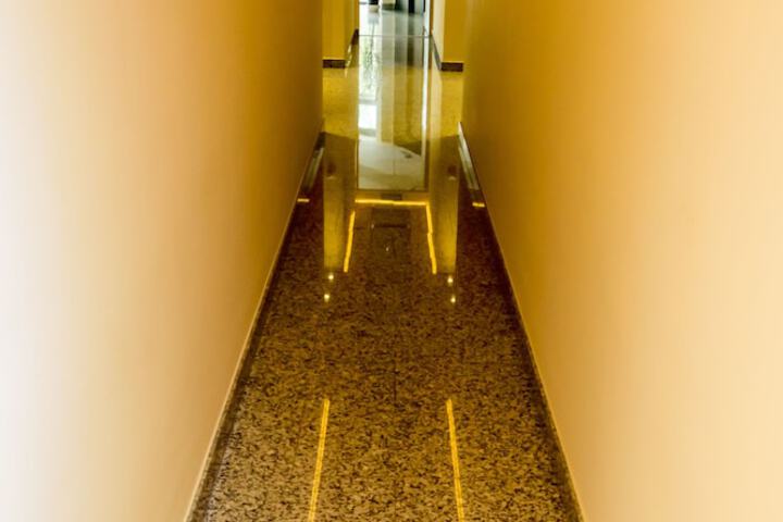 Ballroom/Hall 62 of 90