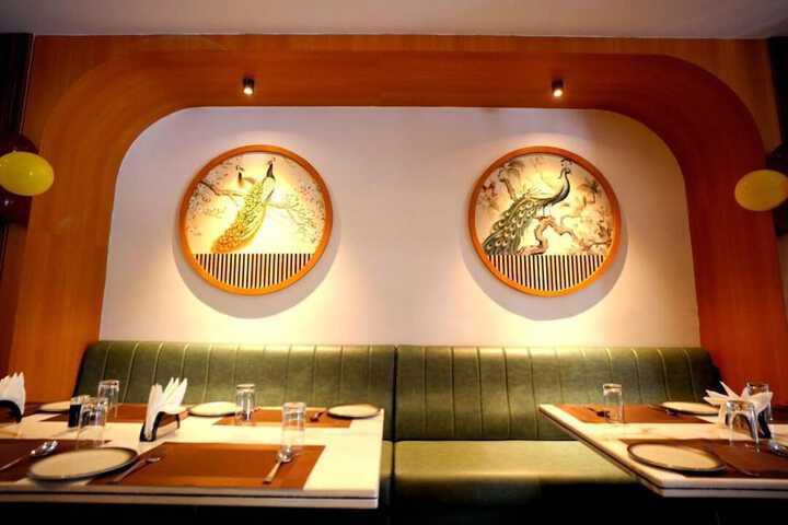 Dining 7 of 9