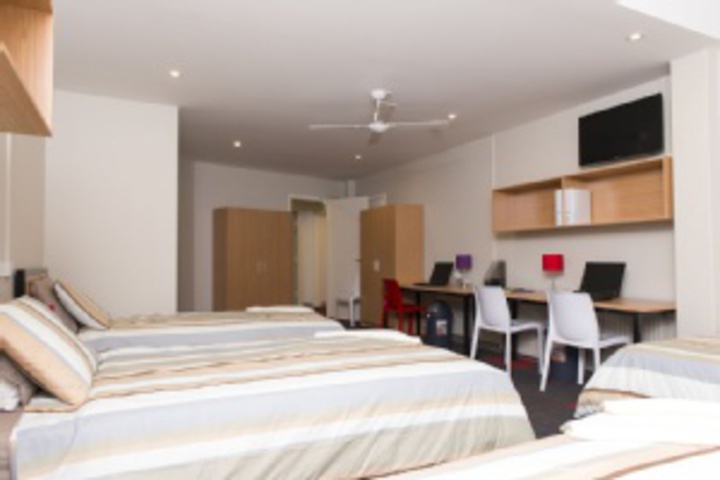 Room 44 of 288