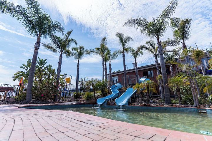 Pool 140 of 173