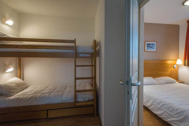 Room 4 of 69