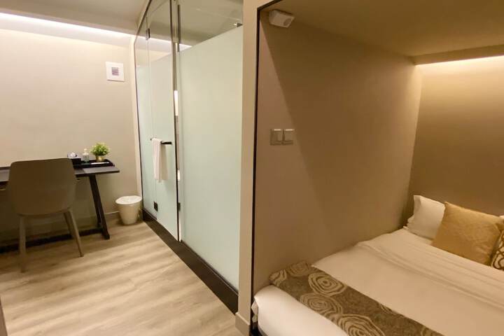 Room 10 of 56