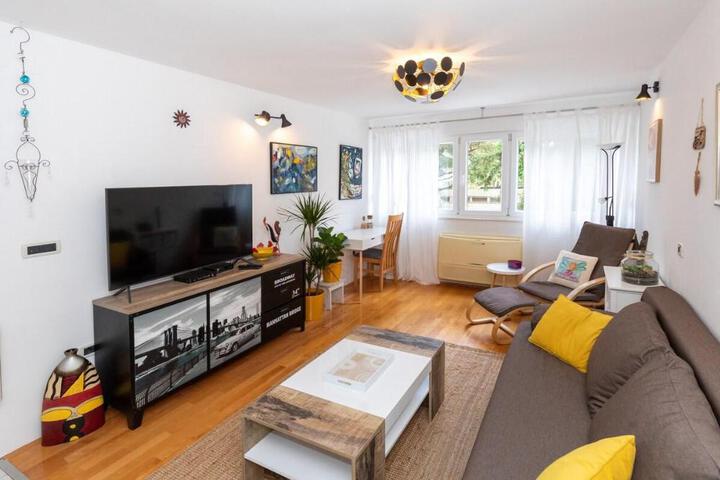 Photo of Bright & Airy ☼ 1BR Getaway close to All You Need