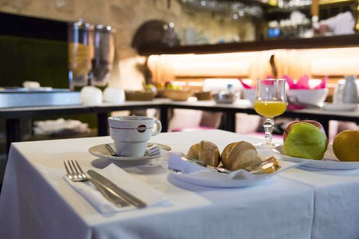 Breakfast/Coffee Service 25 of 38
