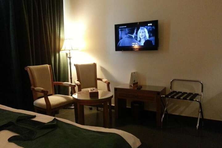Room 14 of 38