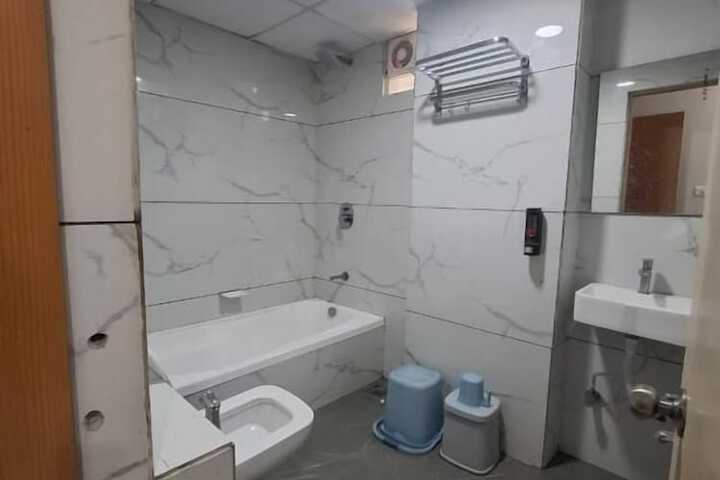 Room 14 of 22