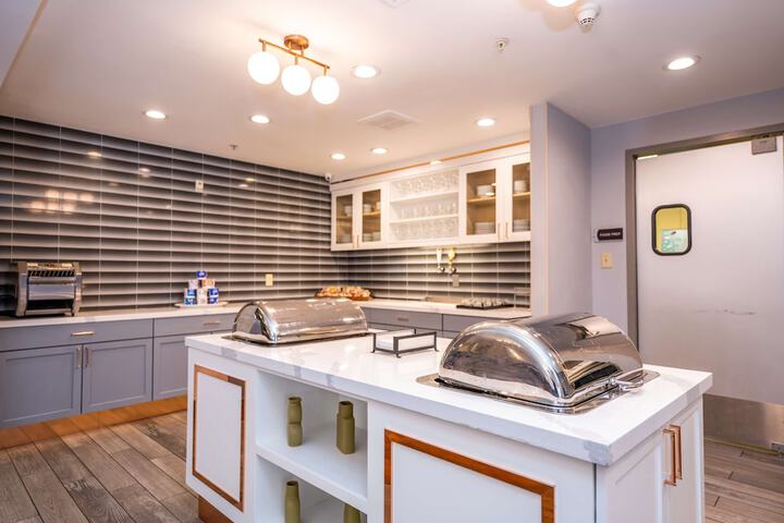 Breakfast area