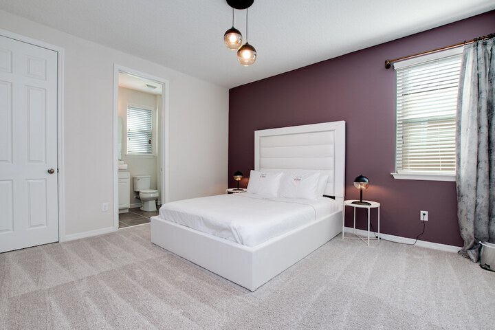 Room 16 of 80