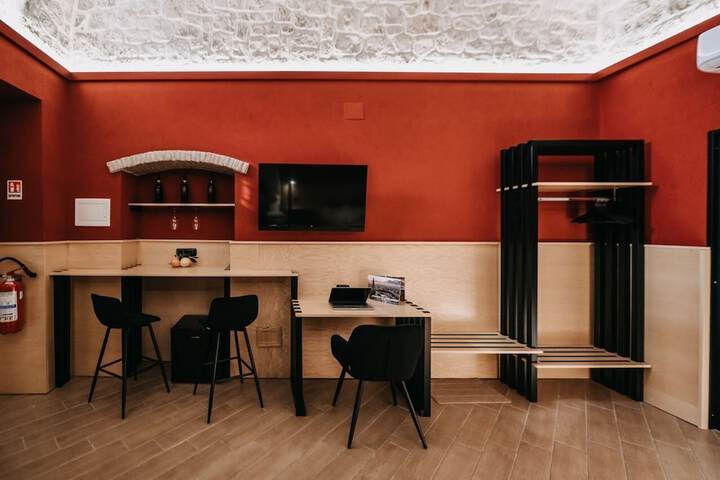 Room 4 of 56