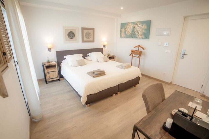 Room 48 of 90