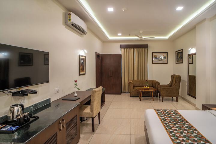 Room 13 of 50